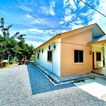 Kampong Tanjong Minyak Raees Homestay מראה חיצוני תמונה